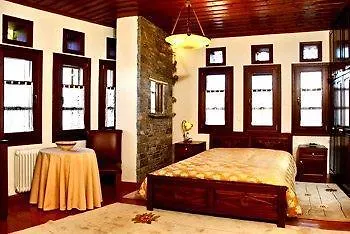 Ξενοδοχείο Aleka's House 4*