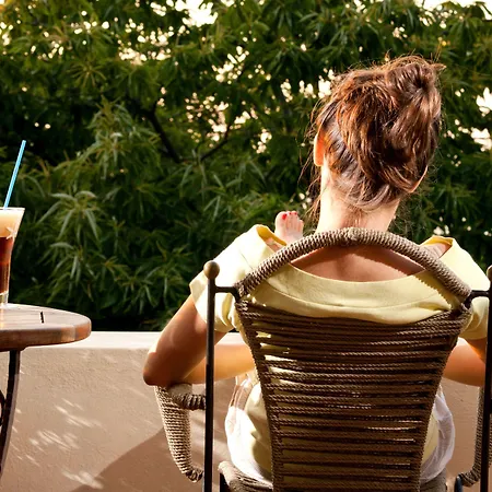 Ξενοδοχείο Aleka's House 4*