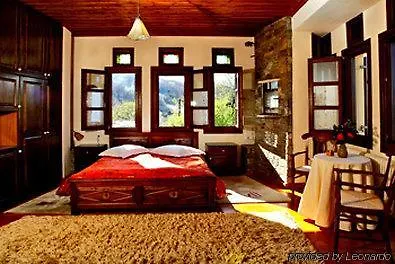 Aleka's House Otel 4*