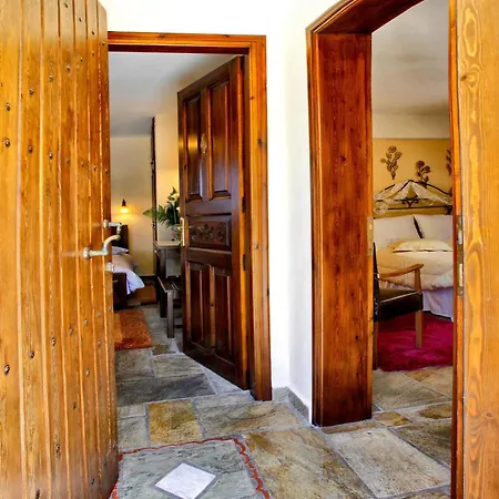 Aleka's House Hotel