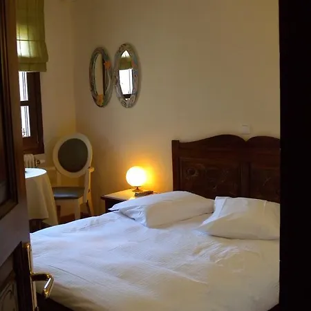 Aleka's House Otel 4*